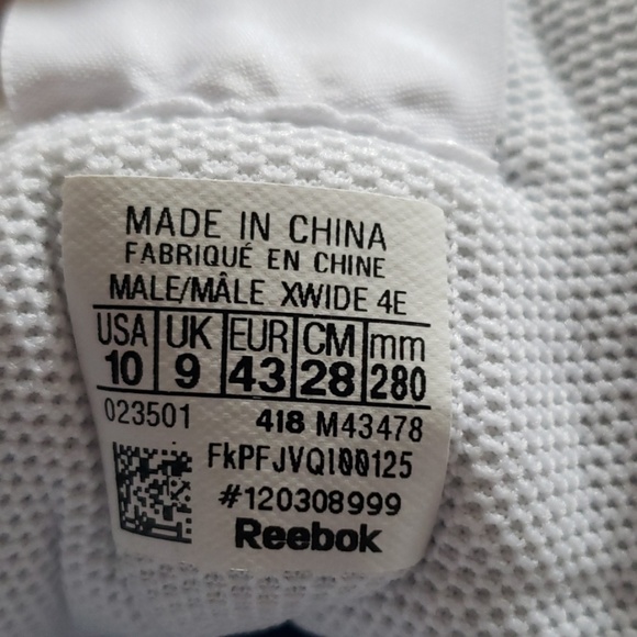 Sneakers - Picture 4 of 4